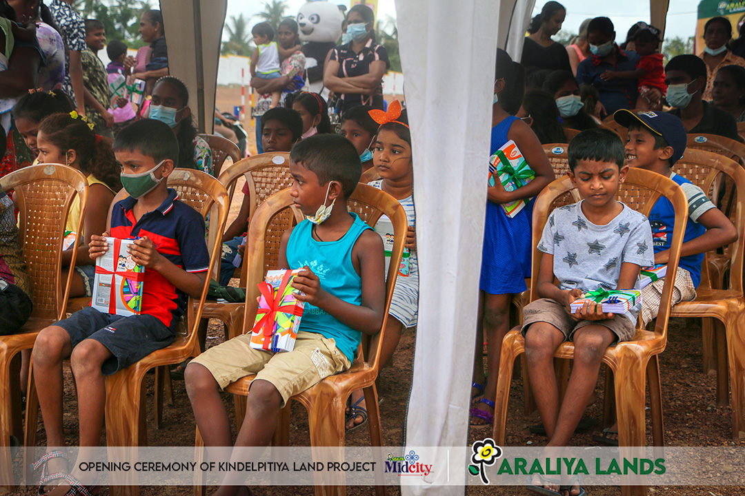 20250605124226book-distribution-program.jpg
